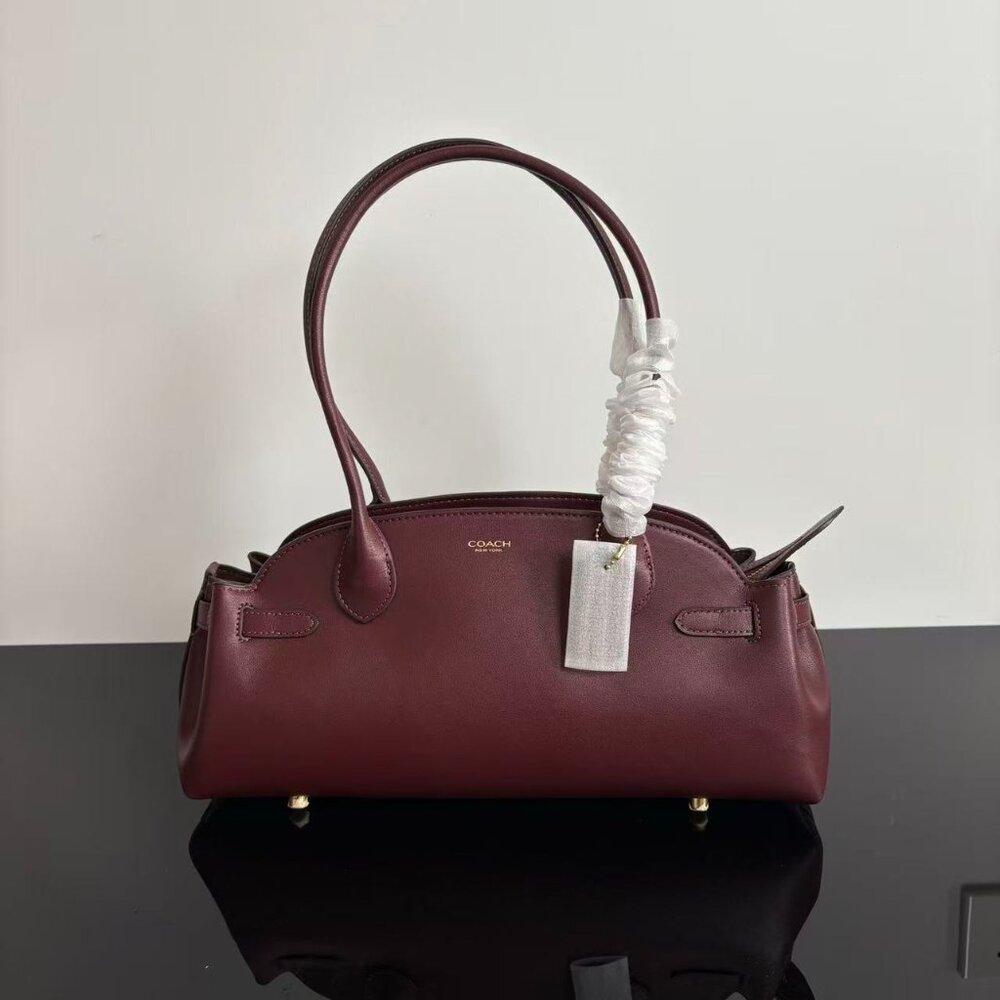 Coach vintage style Empire Carryall bag. size : 34.5*15.5*12 cm.